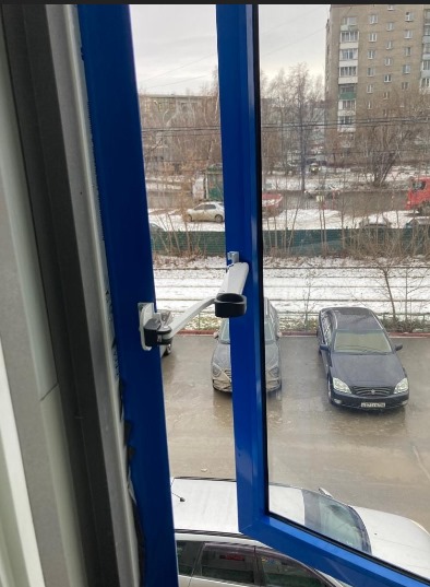 Регулировка пластиковых окон и дверей